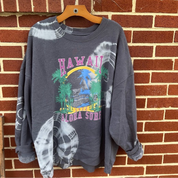 Target Tops - Women’s Graphic Sweatshirt